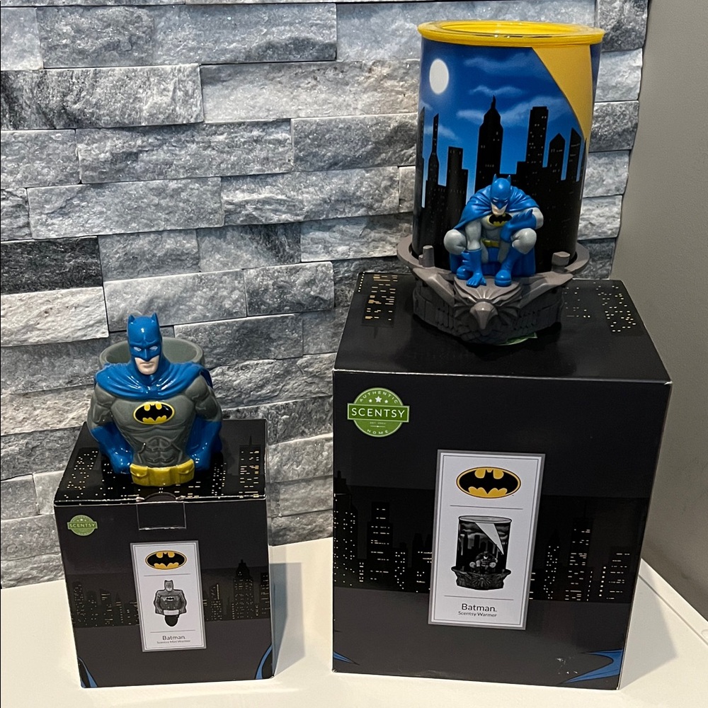 NIB Scentsy Batman Warmer and Mini Warmer